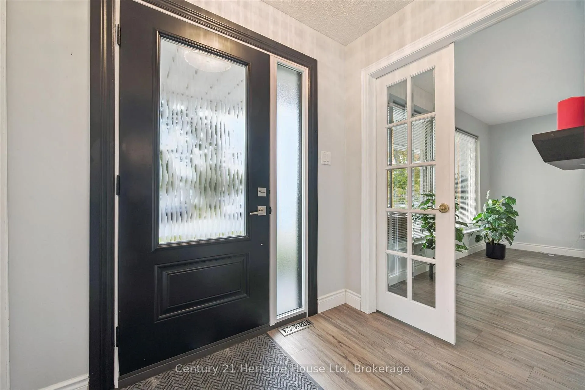 Photo 6 of 378 West Acres Drive, Guelph, Willow West/Sugarbush/West Acres — HOMEH