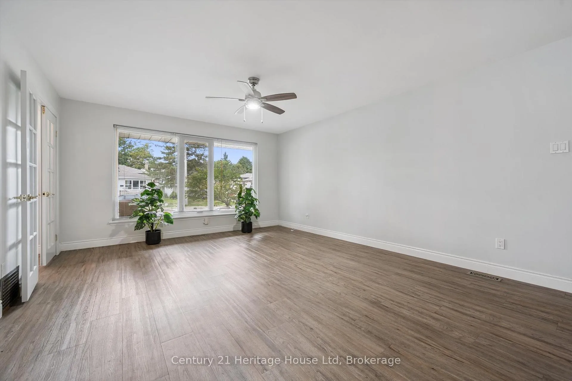 Photo 8 of 378 West Acres Drive, Guelph, Willow West/Sugarbush/West Acres — HOMEH