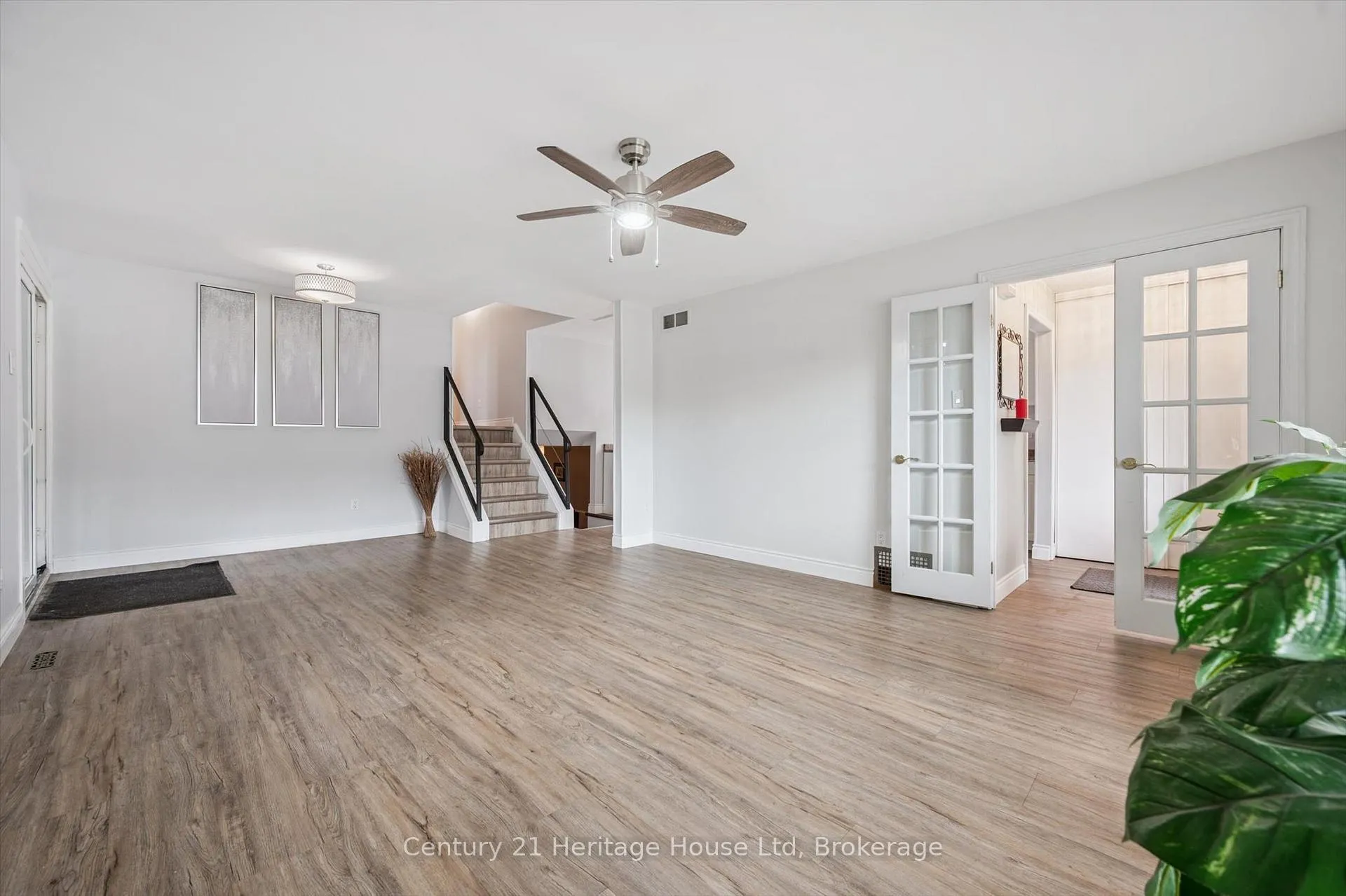 Photo 10 of 378 West Acres Drive, Guelph, Willow West/Sugarbush/West Acres — HOMEH