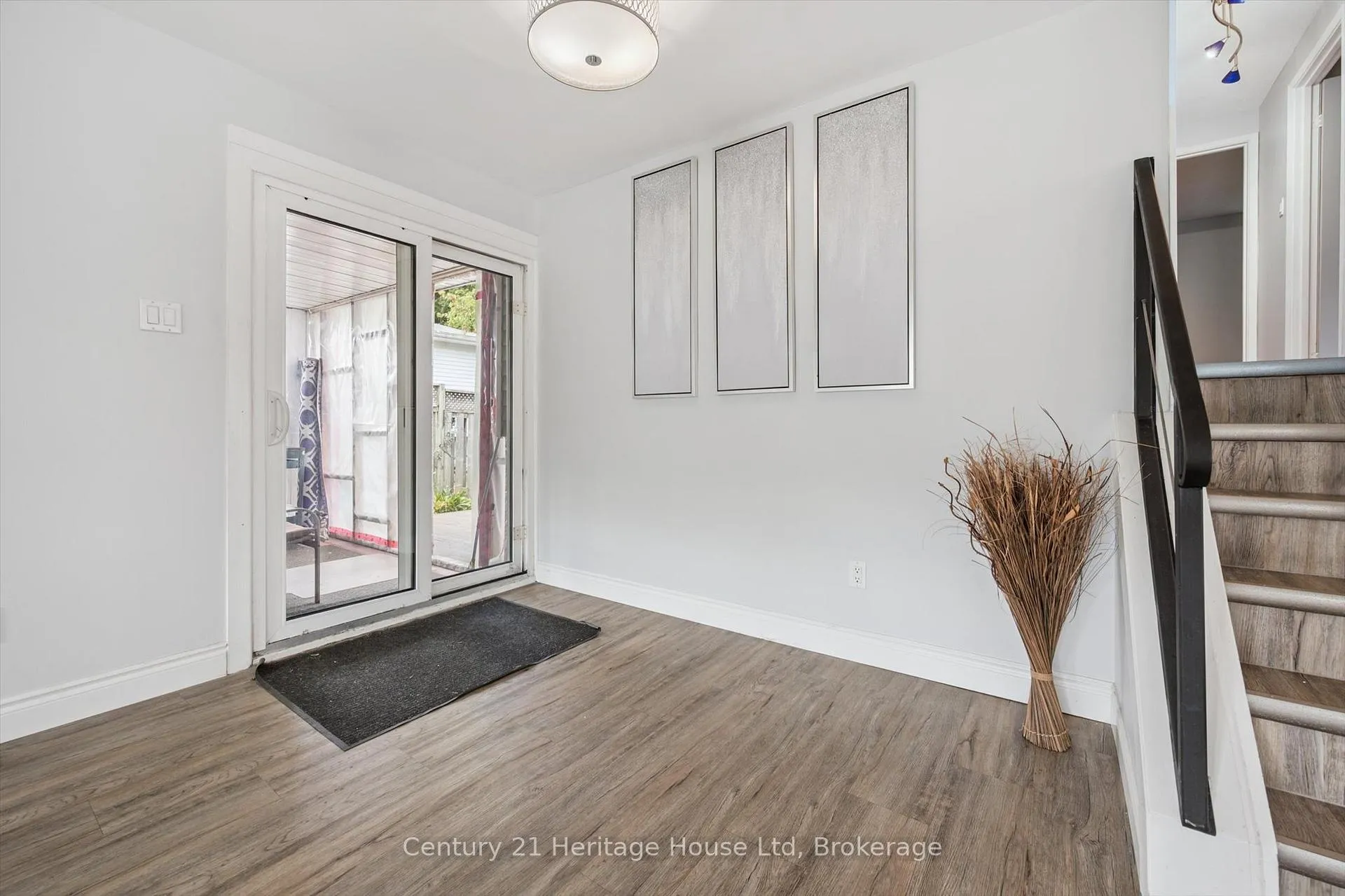 Photo 12 of 378 West Acres Drive, Guelph, Willow West/Sugarbush/West Acres — HOMEH