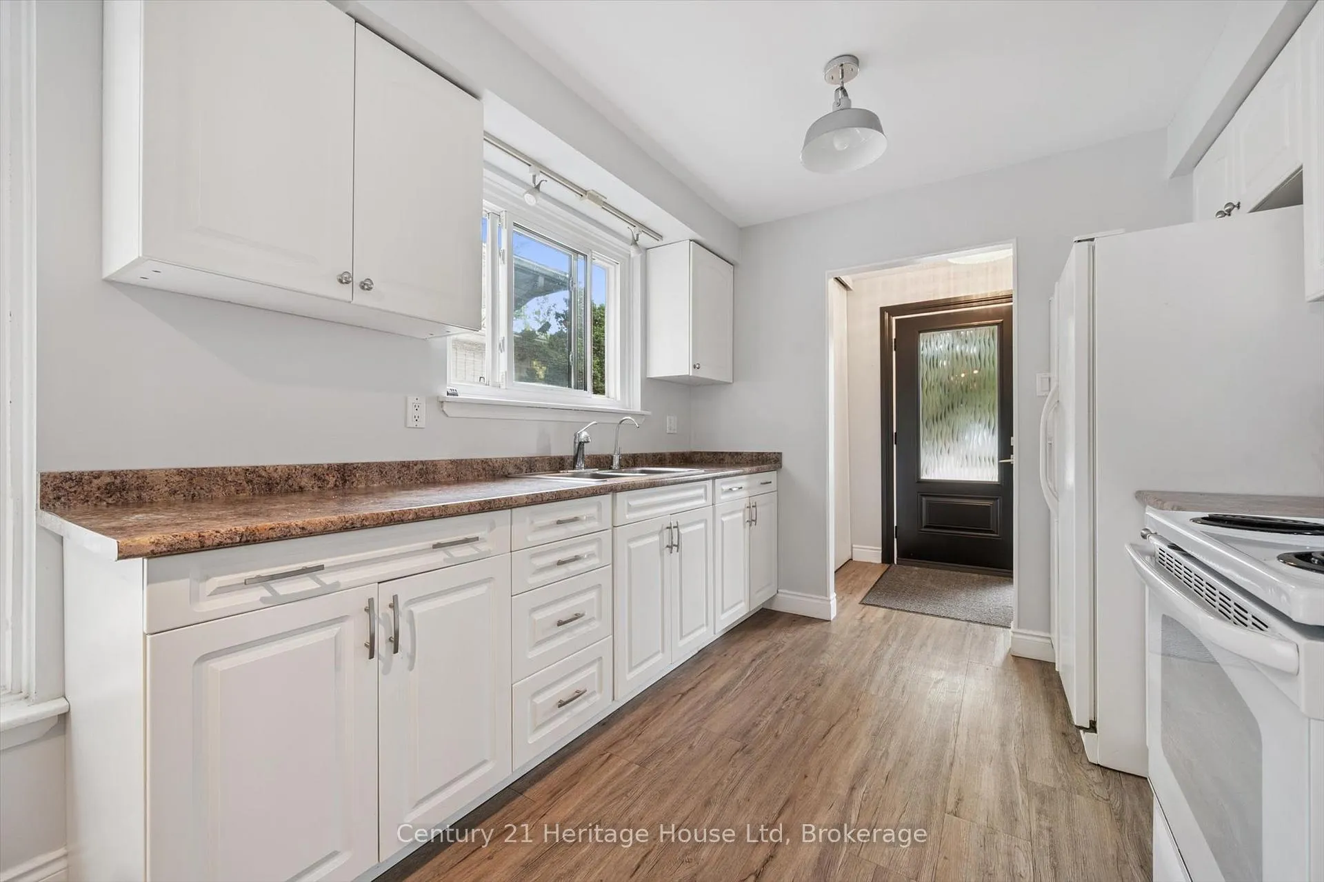 Photo 13 of 378 West Acres Drive, Guelph, Willow West/Sugarbush/West Acres — HOMEH