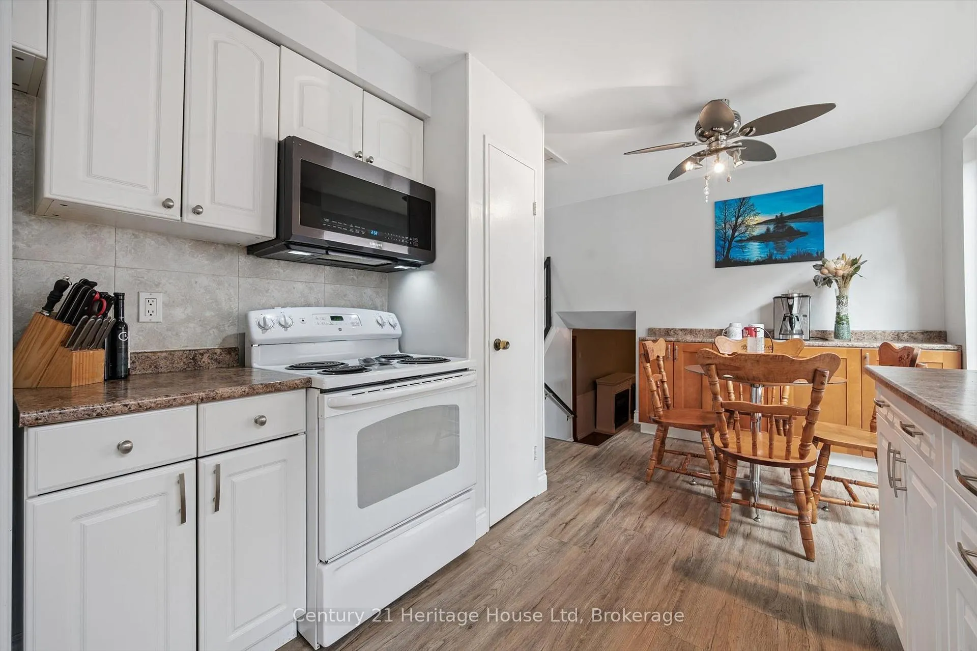 Photo 16 of 378 West Acres Drive, Guelph, Willow West/Sugarbush/West Acres — HOMEH