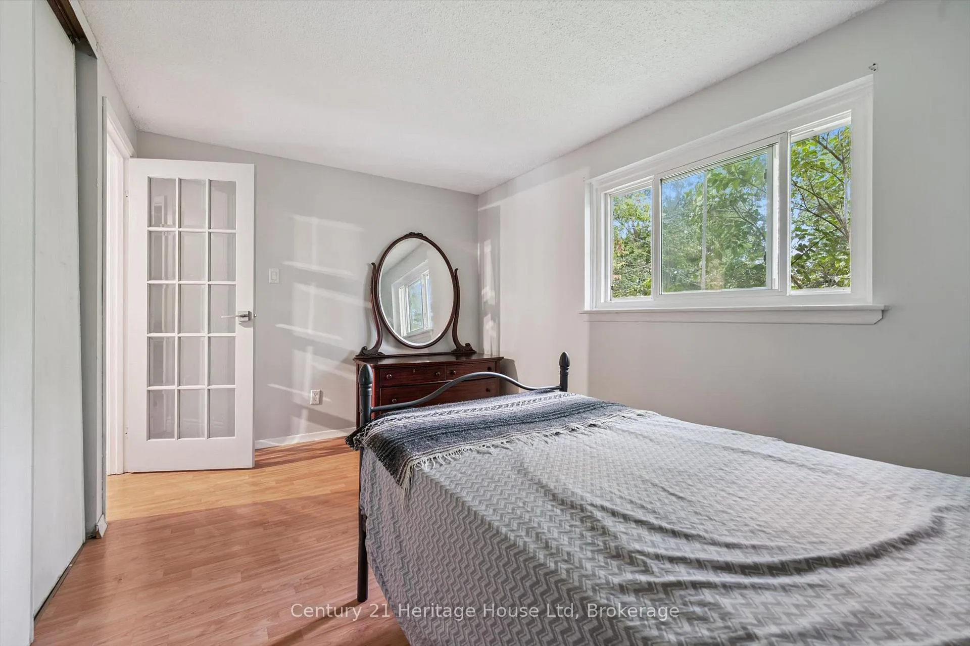 Photo 23 of 378 West Acres Drive, Guelph, Willow West/Sugarbush/West Acres — HOMEH