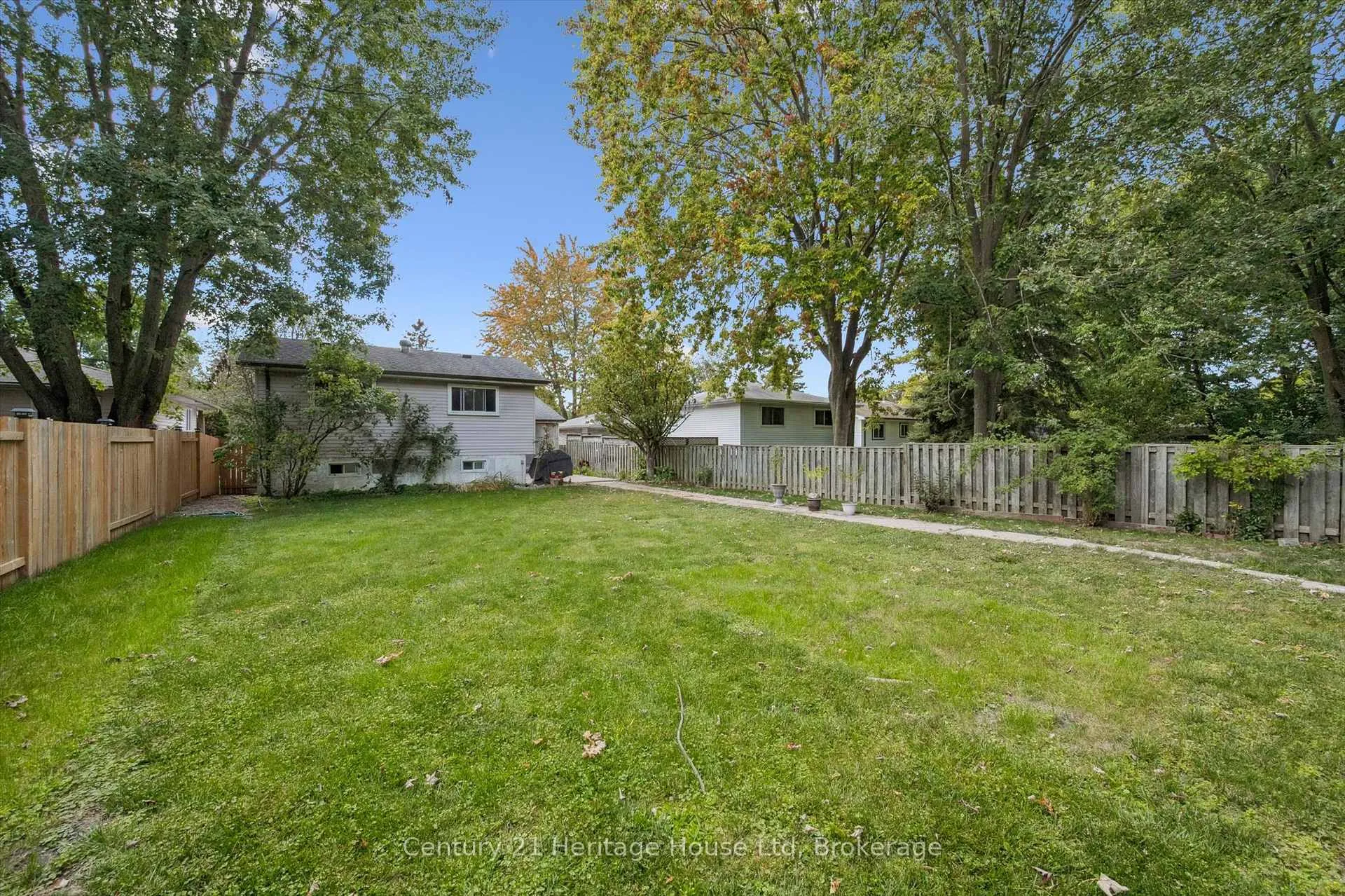 Photo 38 of 378 West Acres Drive, Guelph, Willow West/Sugarbush/West Acres — HOMEH