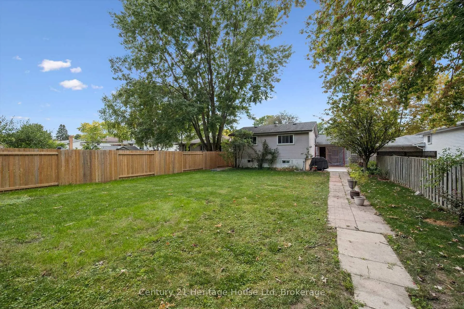 Photo 39 of 378 West Acres Drive, Guelph, Willow West/Sugarbush/West Acres — HOMEH