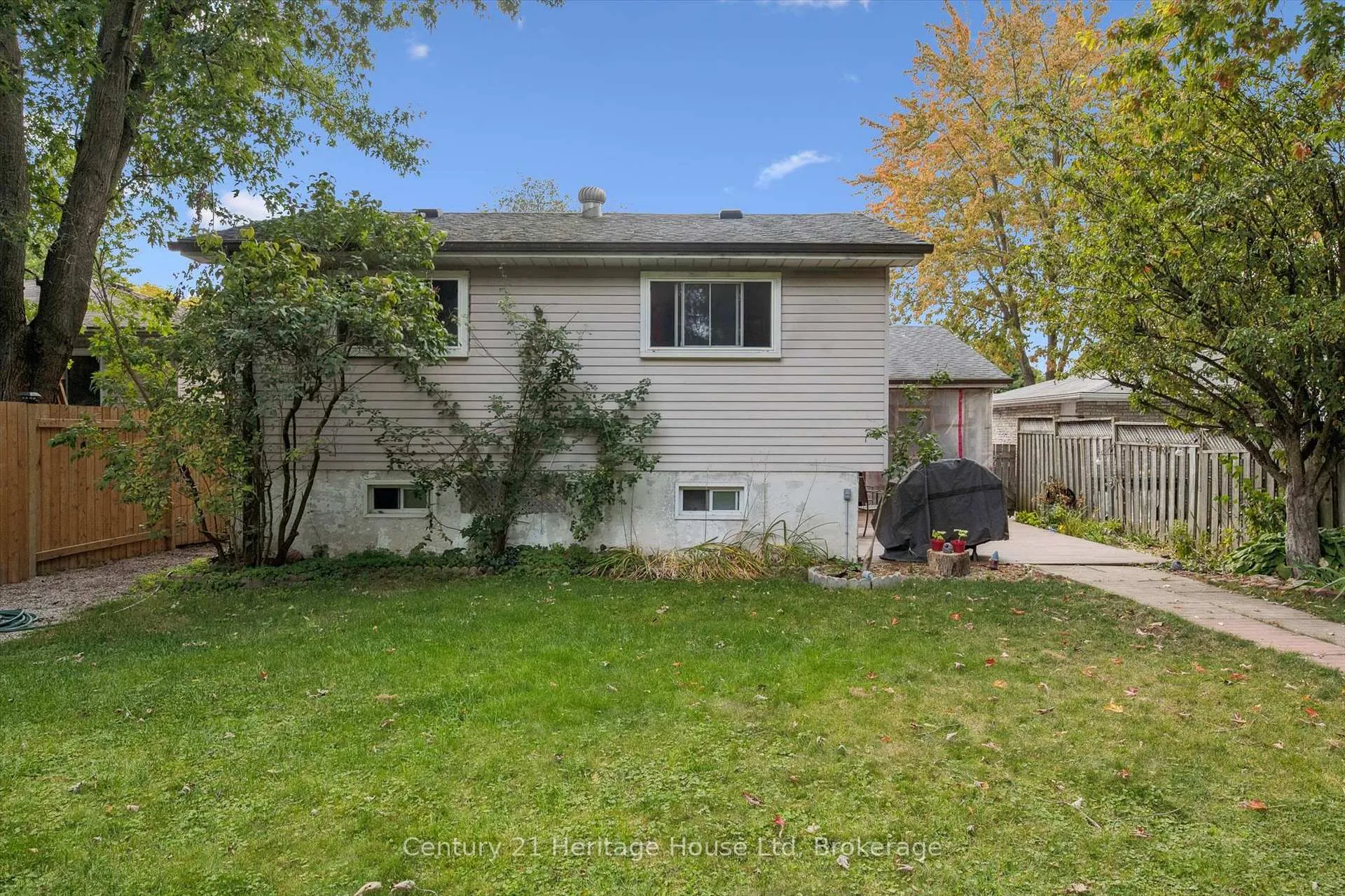 Photo 40 of 378 West Acres Drive, Guelph, Willow West/Sugarbush/West Acres — HOMEH