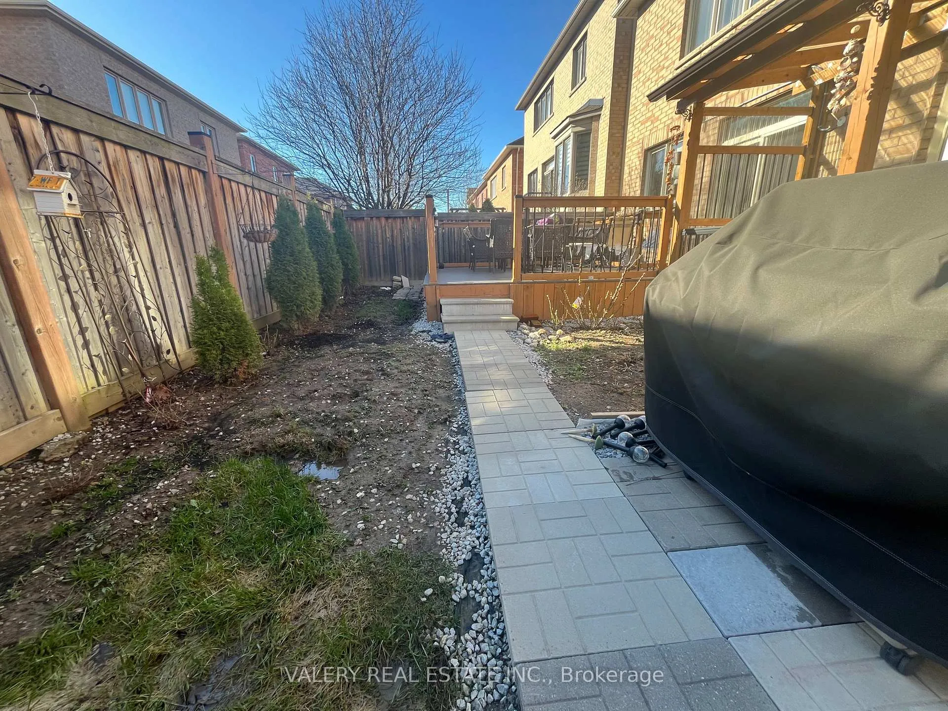 Photo 2 of Unit 1, 48 bellcrest Road, Brampton, Credit Valley — HOMEH