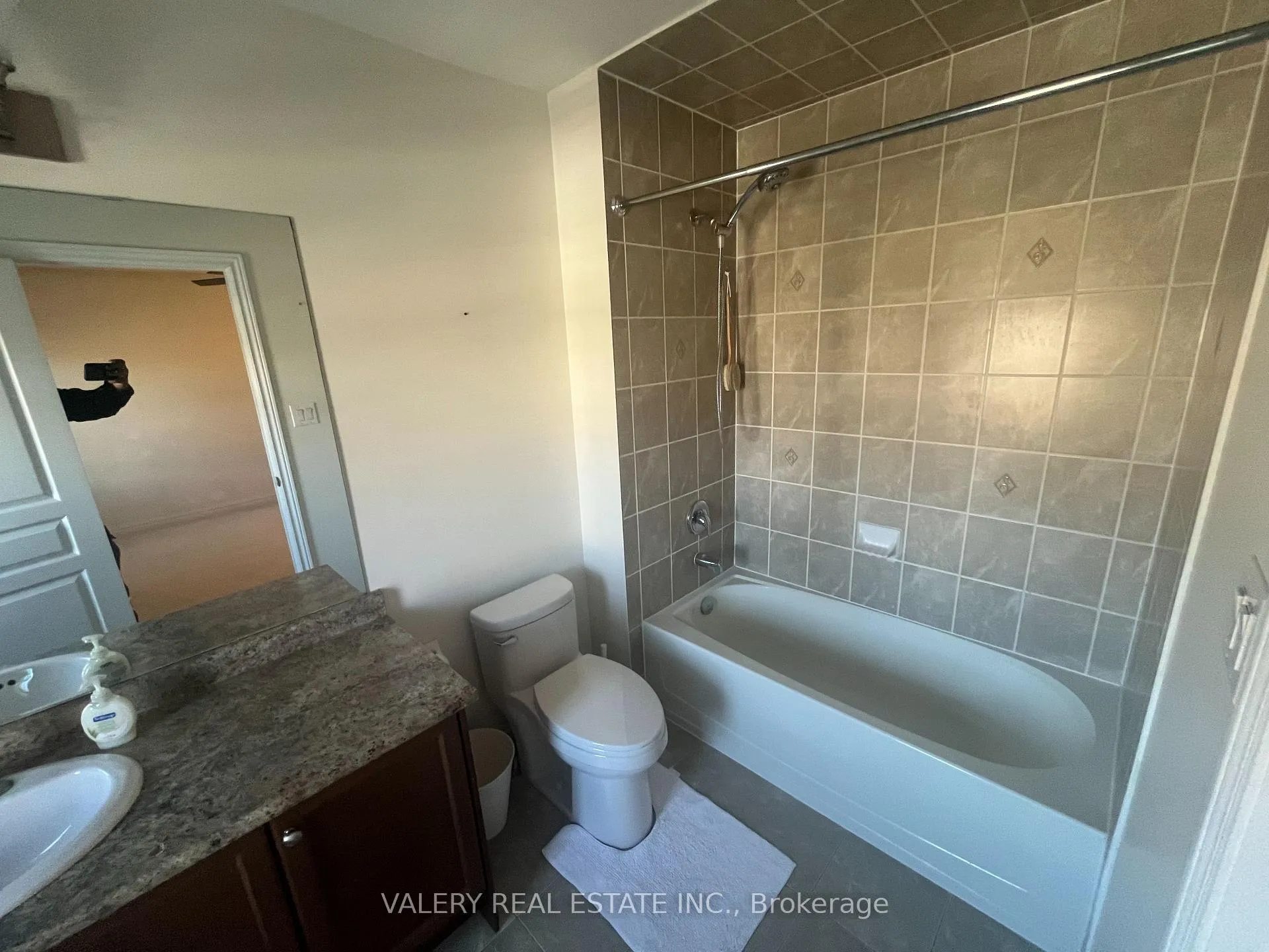 Photo 21 of Unit 1, 48 bellcrest Road, Brampton, Credit Valley — HOMEH