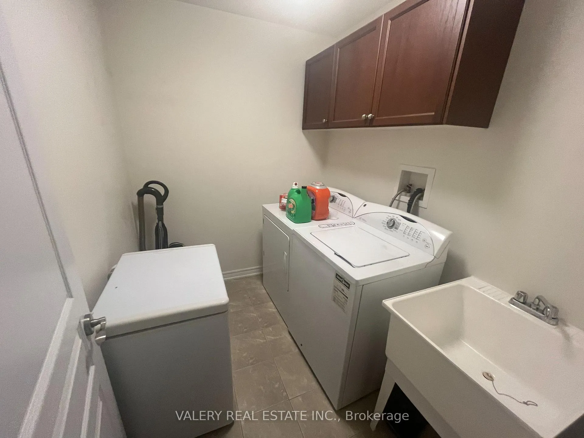 Photo 28 of Unit 1, 48 bellcrest Road, Brampton, Credit Valley — HOMEH