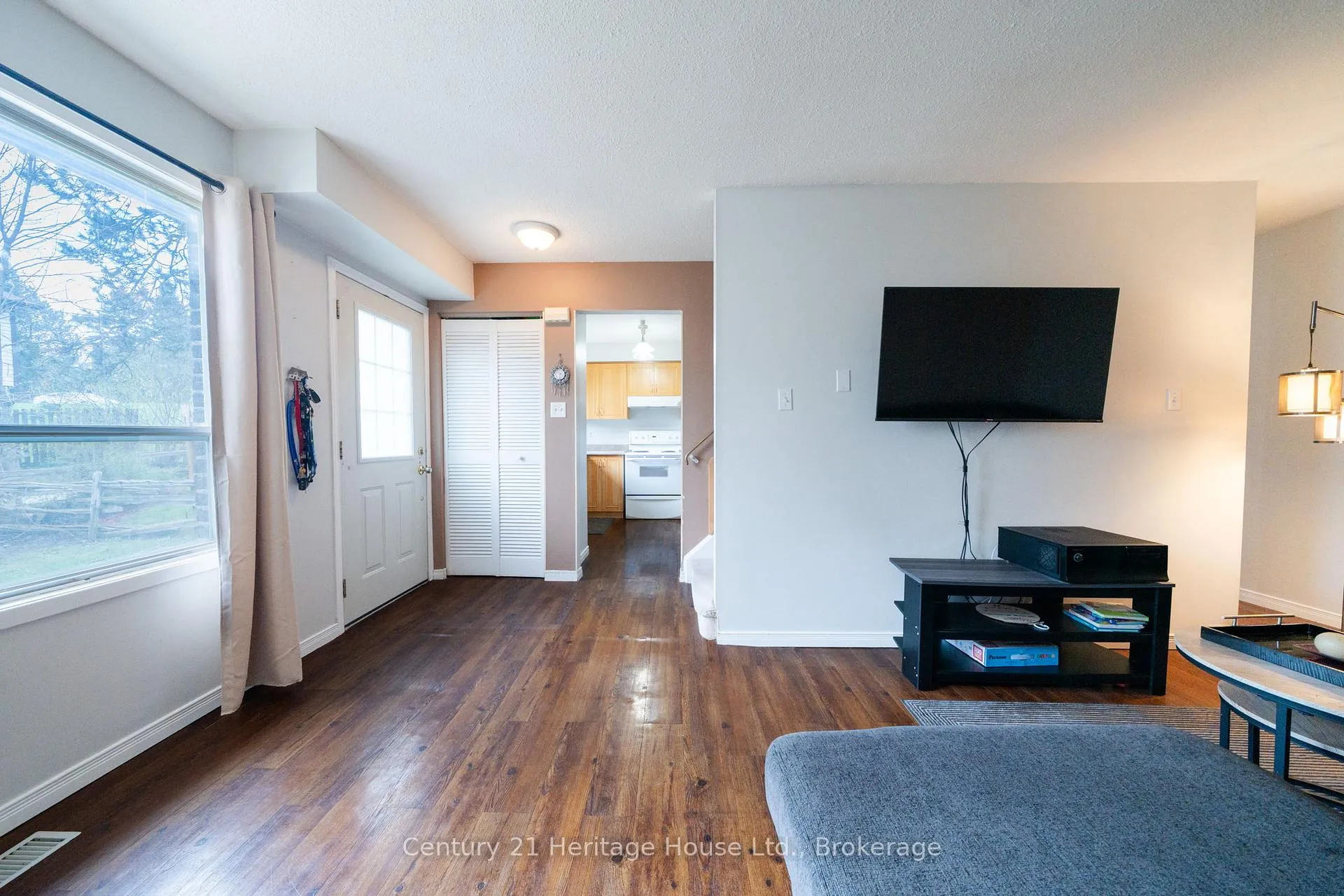Photo 9 of Unit 4, 391 Pioneer Drive, Kitchener, Pioneer Park — HOMEH