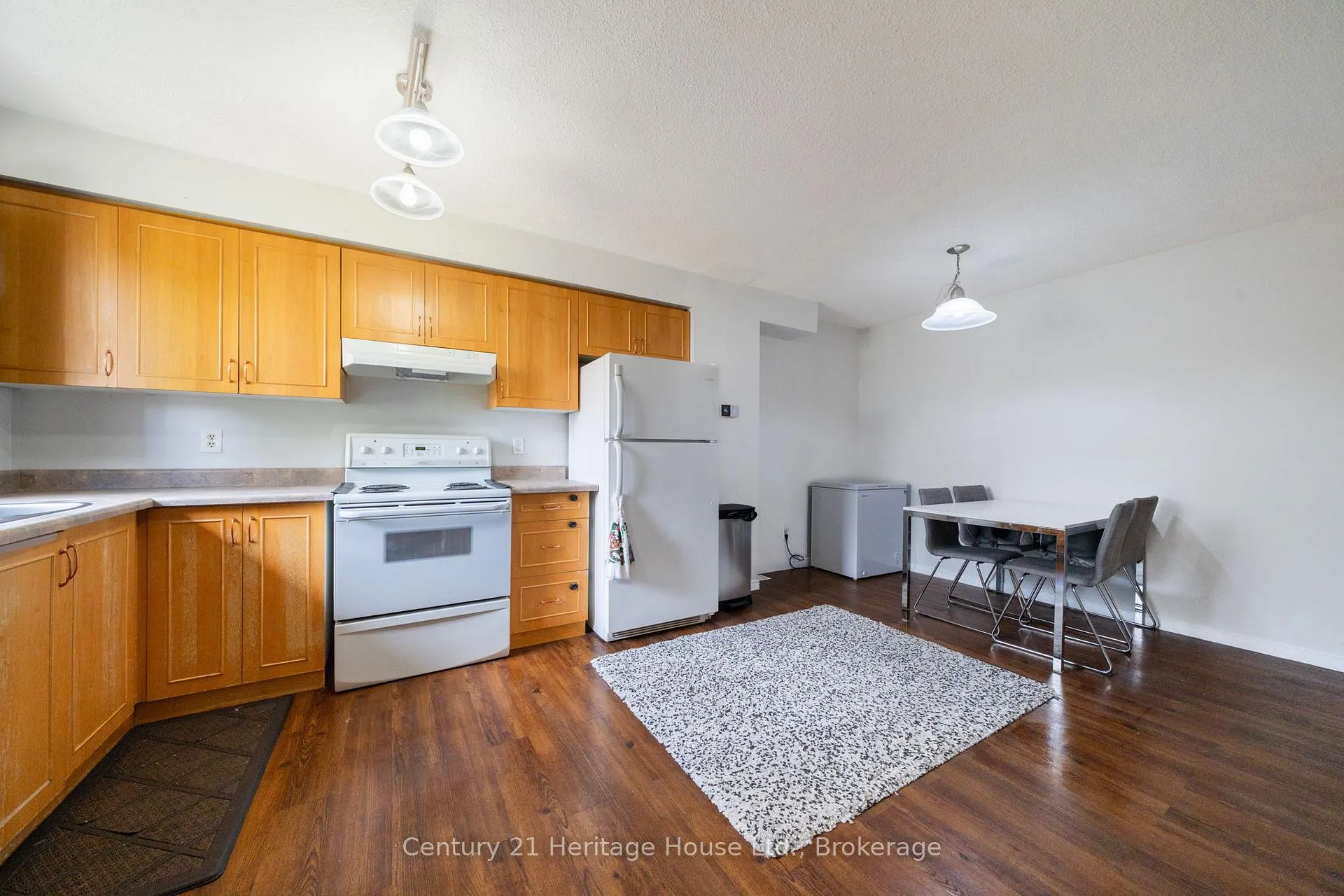 Photo 11 of Unit 4, 391 Pioneer Drive, Kitchener, Pioneer Park — HOMEH