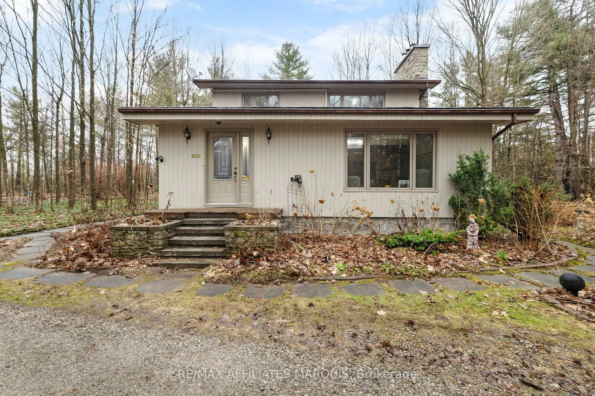 Photo 2 of 239 Bay Road, Rideau Lakes, Rideau Lakes (South Elmsley) Twp — HOMEH
