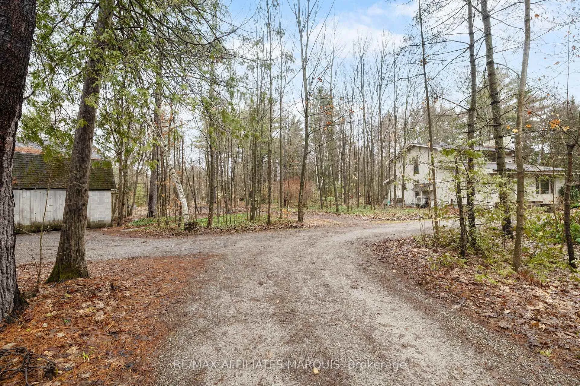 Photo 3 of 239 Bay Road, Rideau Lakes, Rideau Lakes (South Elmsley) Twp — HOMEH