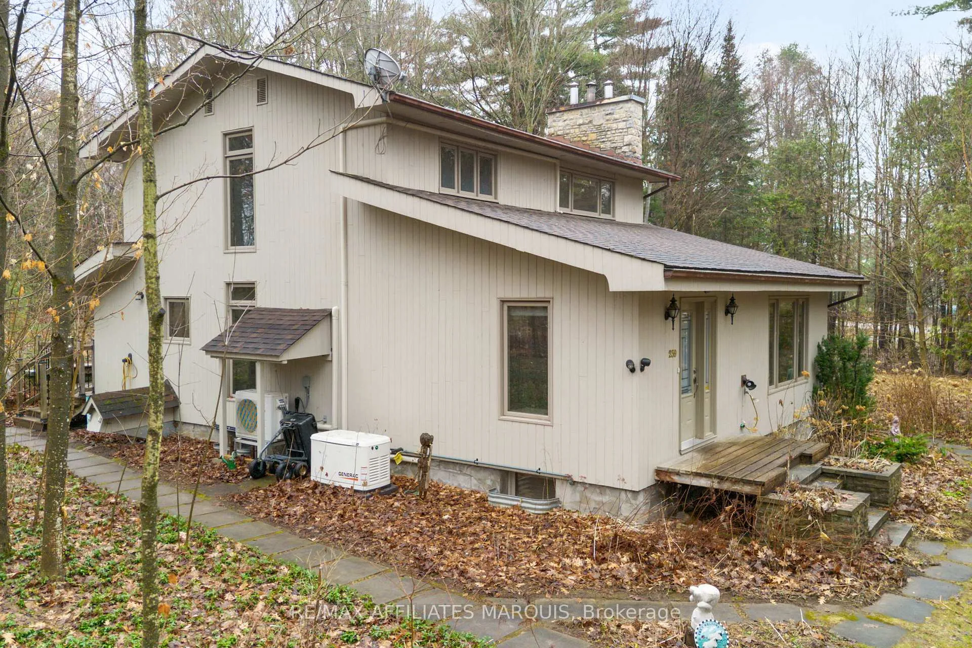 Photo 5 of 239 Bay Road, Rideau Lakes, Rideau Lakes (South Elmsley) Twp — HOMEH