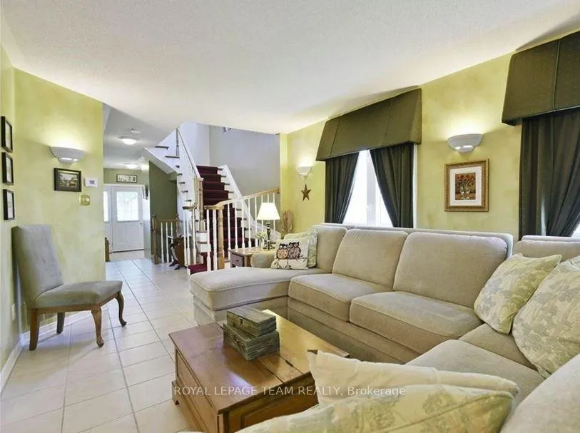 Photo 4 of 32 Riverstone Drive N, Ottawa, Barrhaven - Stonebridge — HOMEH