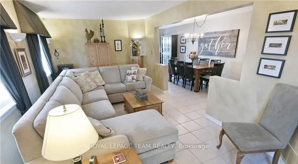Photo 5 of 32 Riverstone Drive N, Ottawa, Barrhaven - Stonebridge — HOMEH