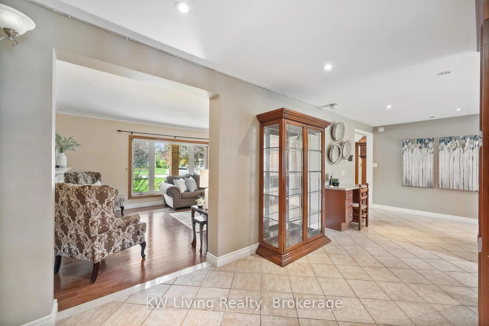 Photo 6 of 55 Hillside Avenue, Vaughan, Concord — HOMEH