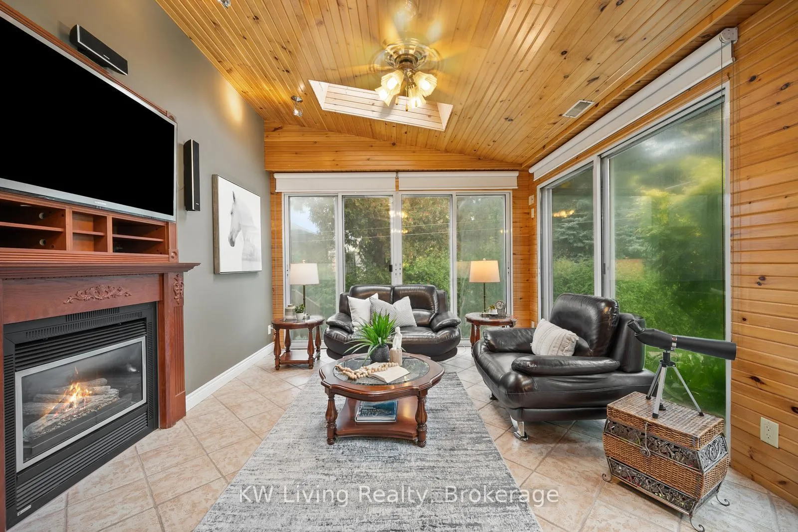 Photo 12 of 55 Hillside Avenue, Vaughan, Concord — HOMEH