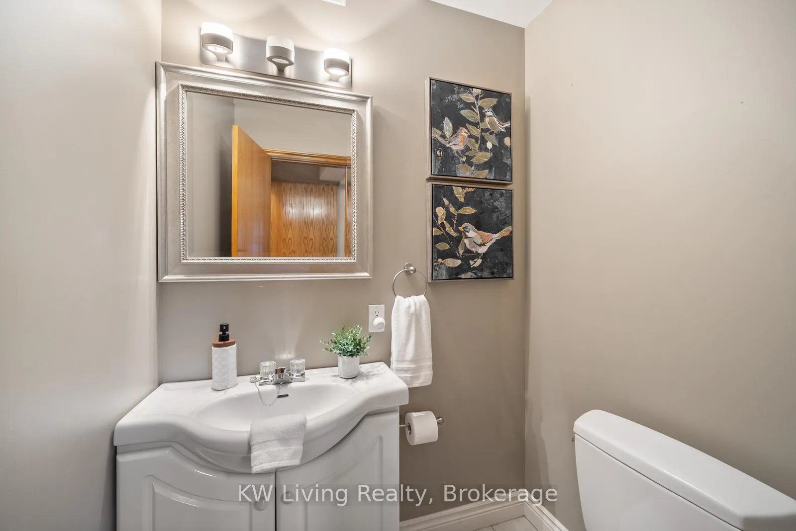Photo 15 of 55 Hillside Avenue, Vaughan, Concord — HOMEH