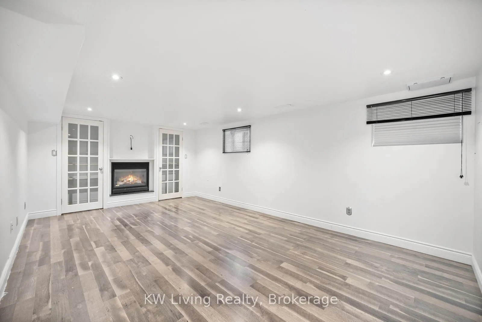 Photo 33 of 55 Hillside Avenue, Vaughan, Concord — HOMEH