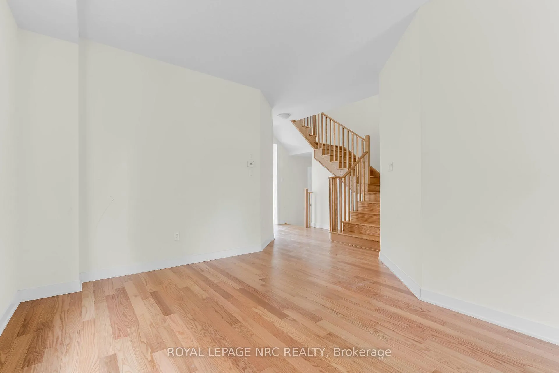 Photo 3 of 59 Stern Drive, Welland, Dain City — HOMEH