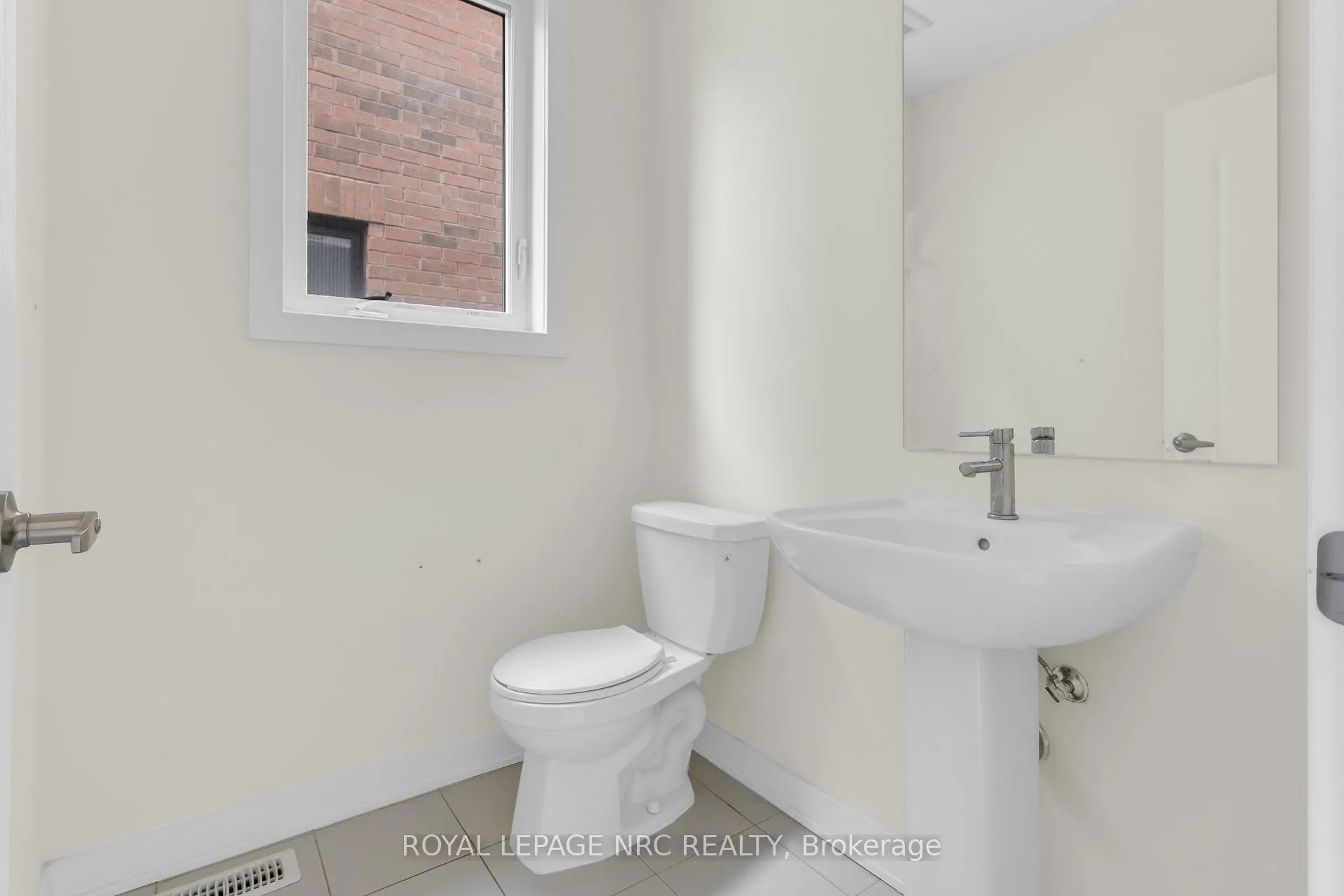Photo 16 of 59 Stern Drive, Welland, Dain City — HOMEH