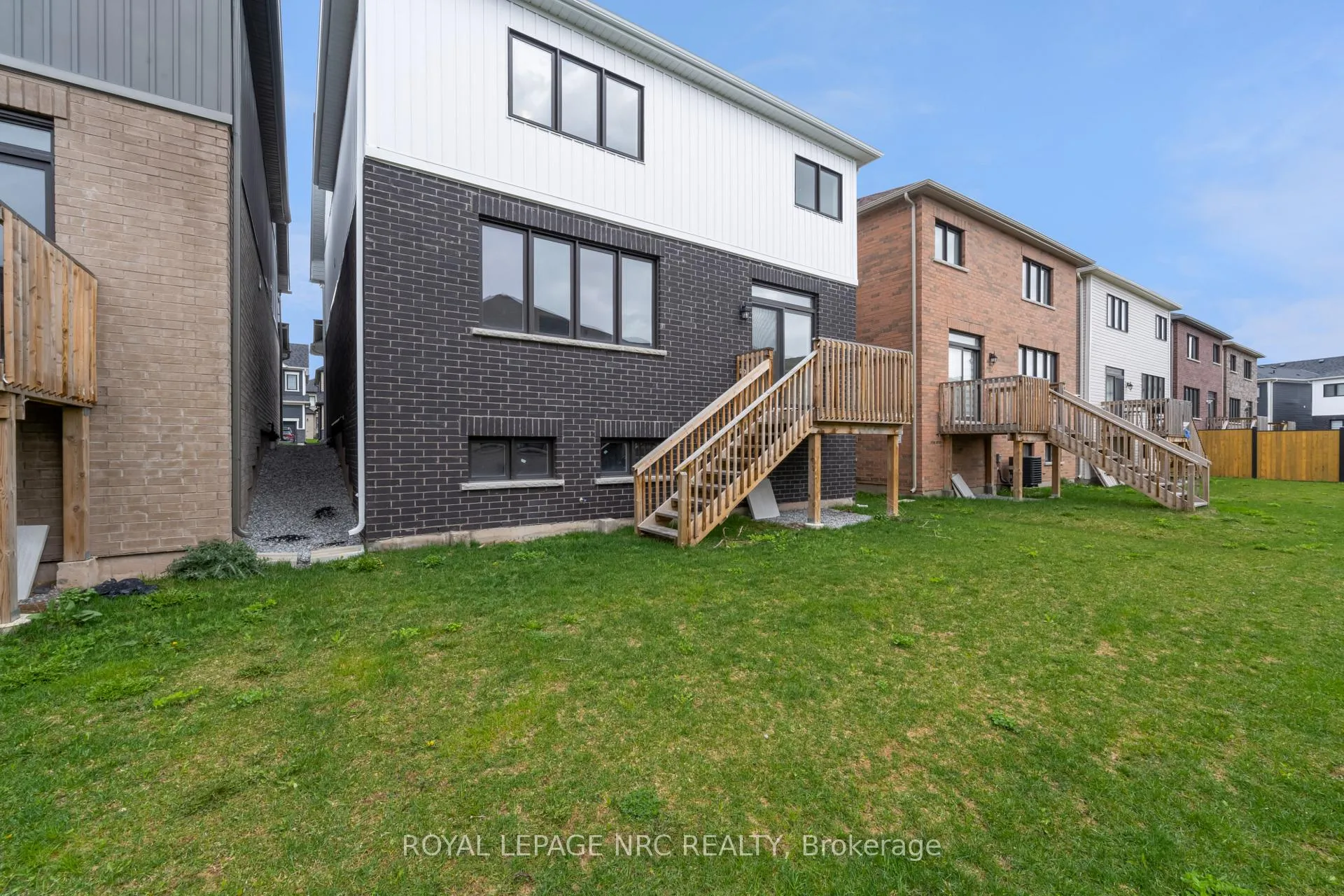 Photo 35 of 59 Stern Drive, Welland, Dain City — HOMEH