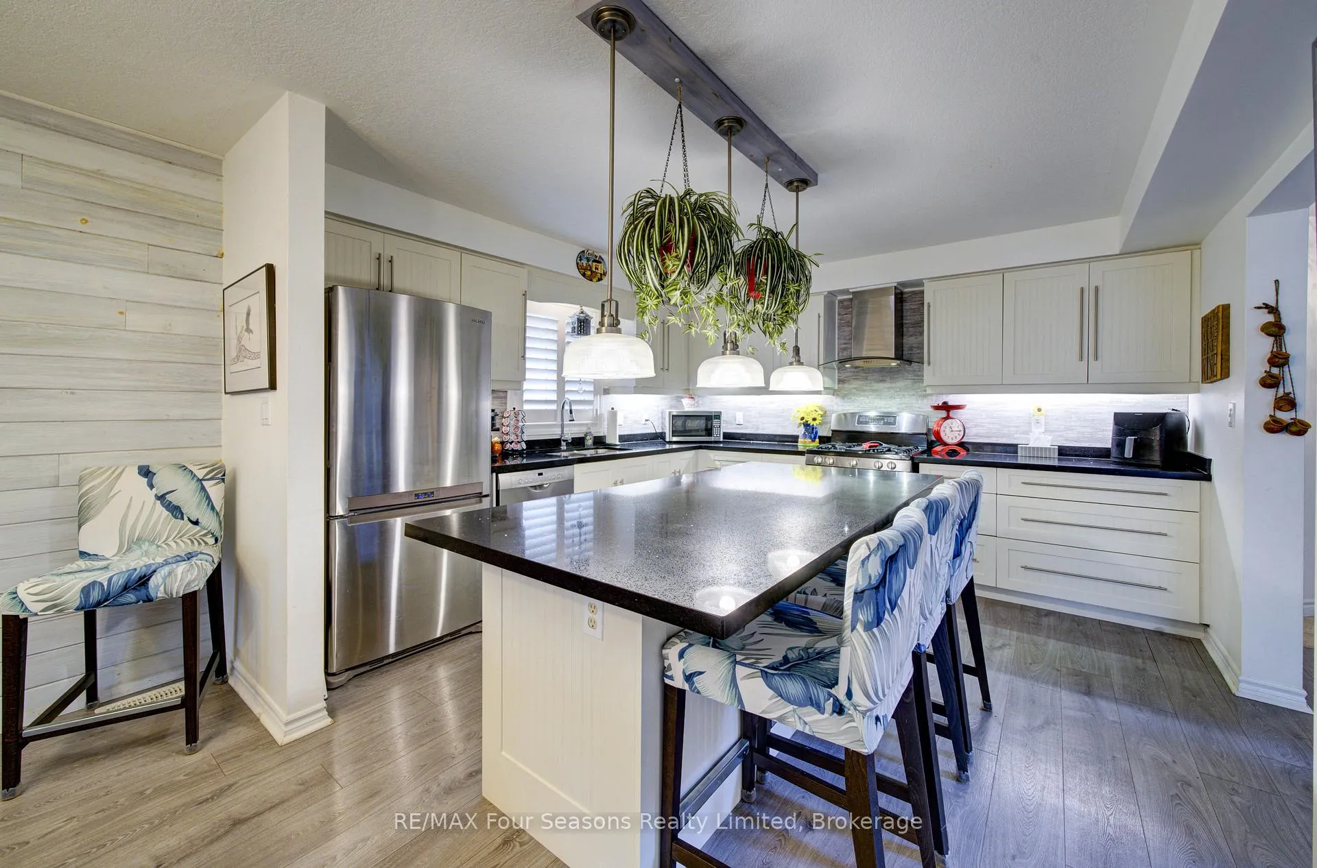 Photo 6 of 9 Brooke Avenue, Collingwood — HOMEH