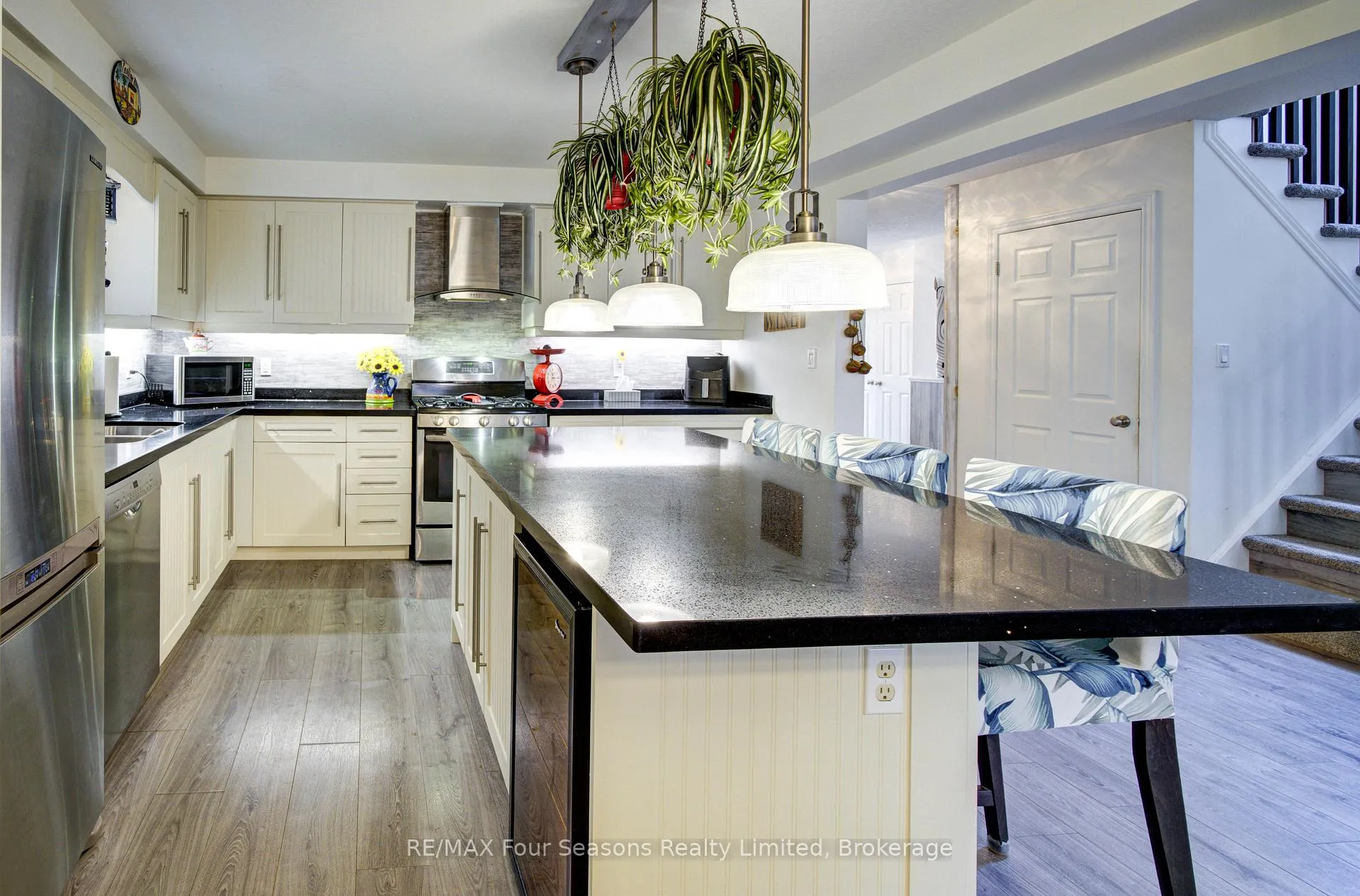 Photo 8 of 9 Brooke Avenue, Collingwood — HOMEH