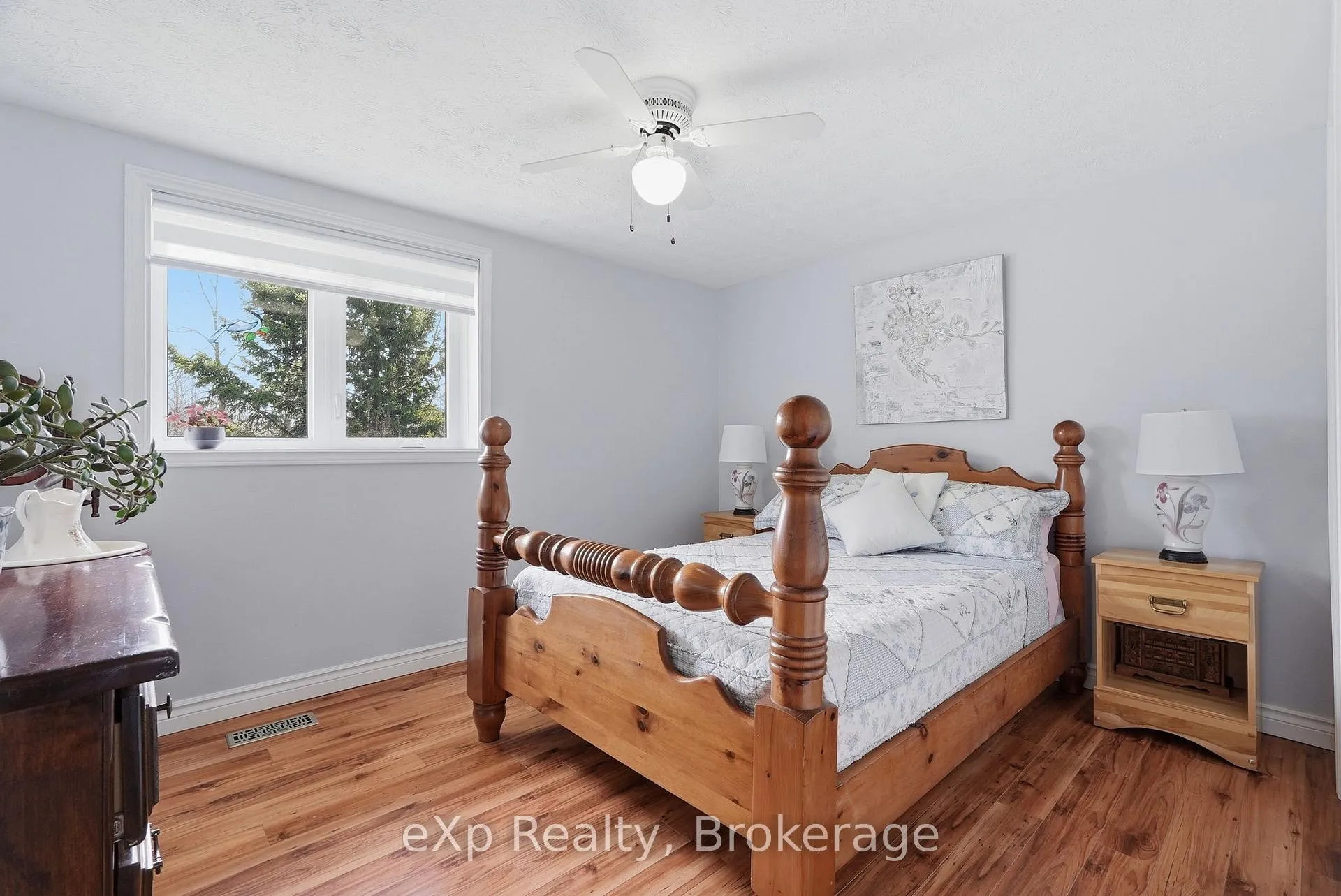 Photo 12 of 990 Heritage Drive, Huron-Kinloss — HOMEH