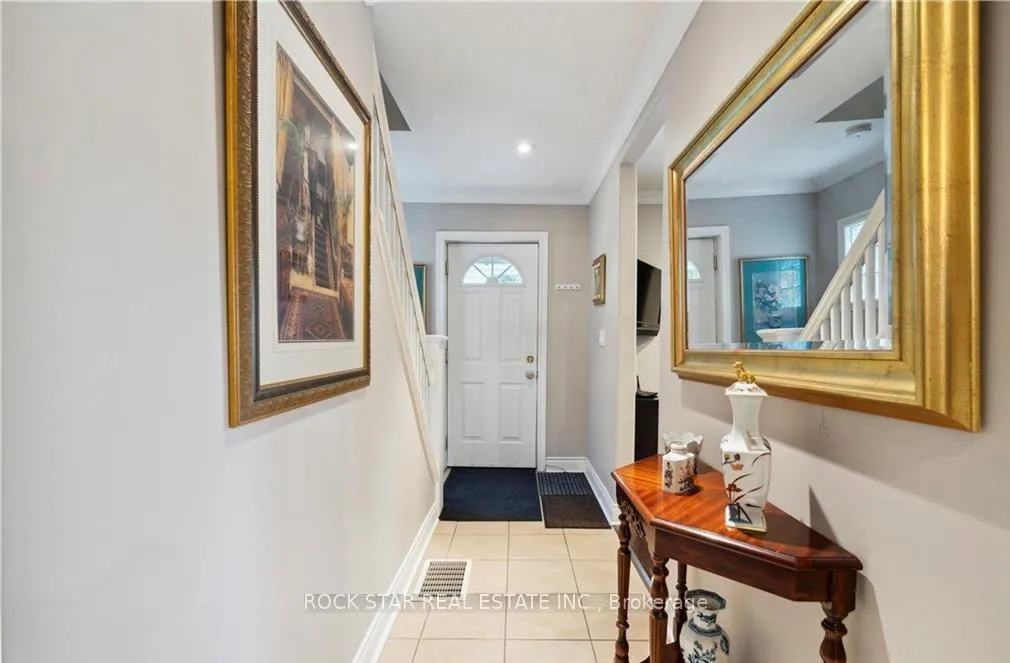 Photo 3 of 34 Cliff Avenue, Hamilton, Eastmount — HOMEH