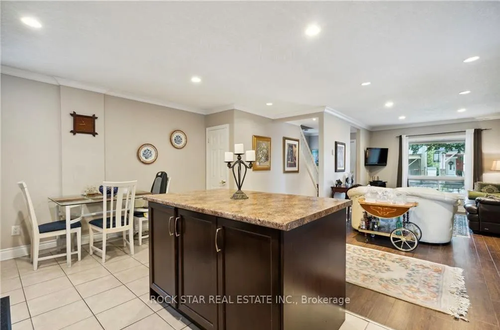Photo 10 of 34 Cliff Avenue, Hamilton, Eastmount — HOMEH