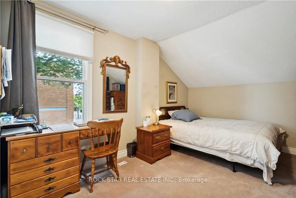 Photo 21 of 34 Cliff Avenue, Hamilton, Eastmount — HOMEH