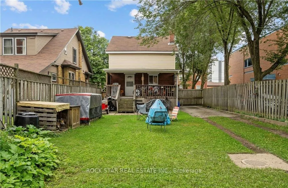 Photo 28 of 34 Cliff Avenue, Hamilton, Eastmount — HOMEH