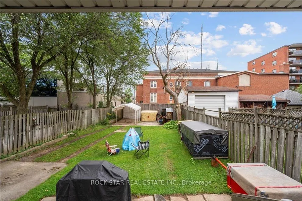 Photo 32 of 34 Cliff Avenue, Hamilton, Eastmount — HOMEH