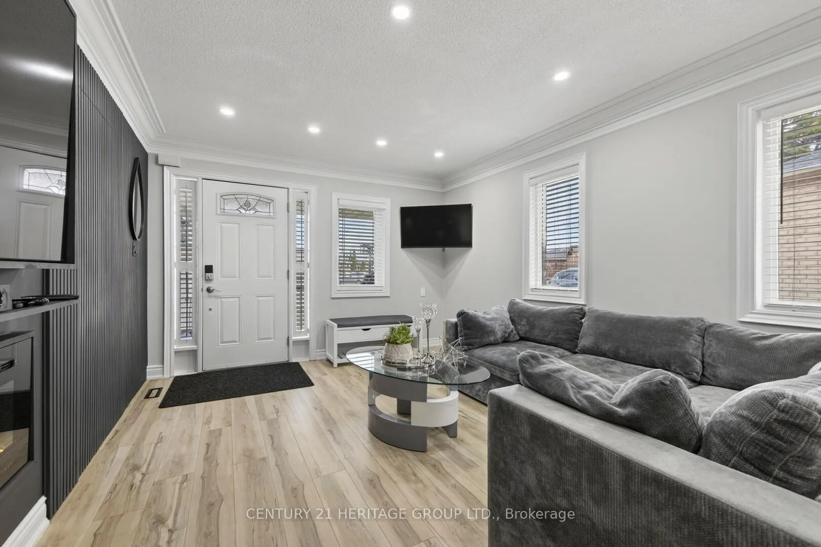 Photo 4 of 137 Cunningham Drive, Barrie, Ardagh — HOMEH
