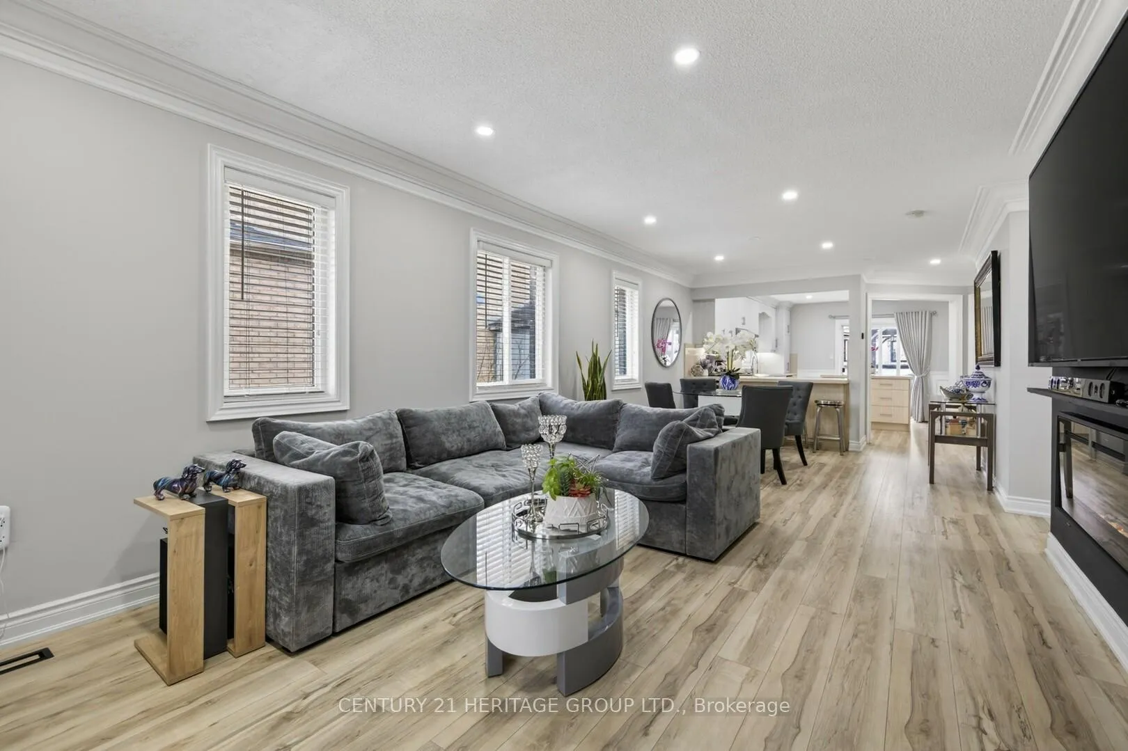 Photo 5 of 137 Cunningham Drive, Barrie, Ardagh — HOMEH