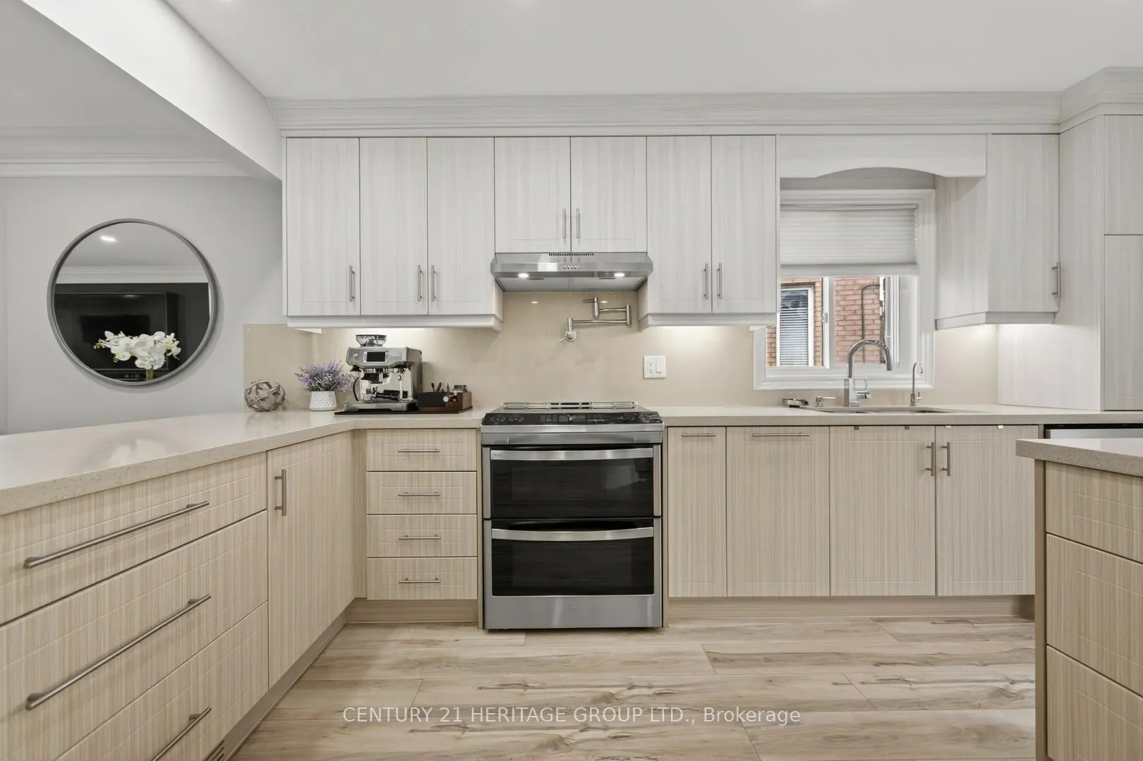 Photo 11 of 137 Cunningham Drive, Barrie, Ardagh — HOMEH
