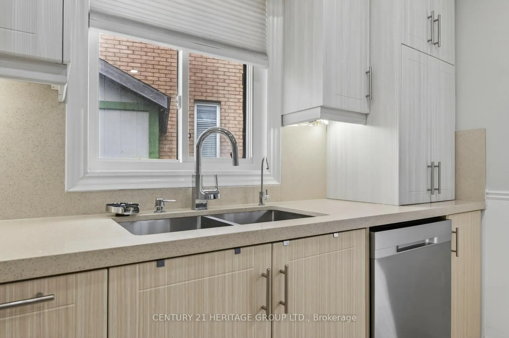 Photo 12 of 137 Cunningham Drive, Barrie, Ardagh — HOMEH