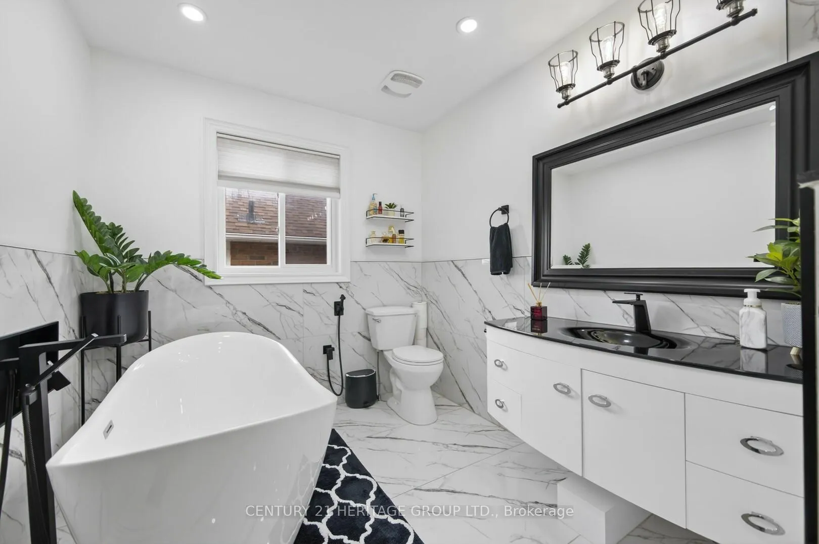 Photo 18 of 137 Cunningham Drive, Barrie, Ardagh — HOMEH