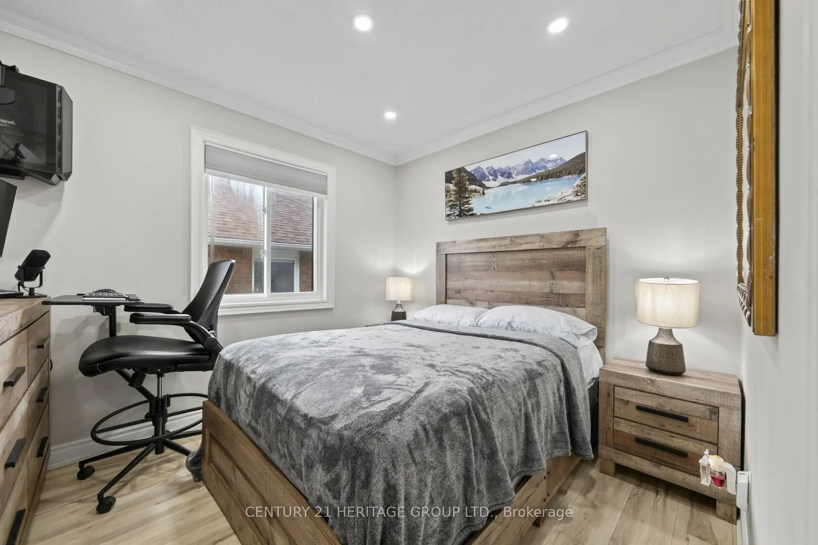 Photo 19 of 137 Cunningham Drive, Barrie, Ardagh — HOMEH