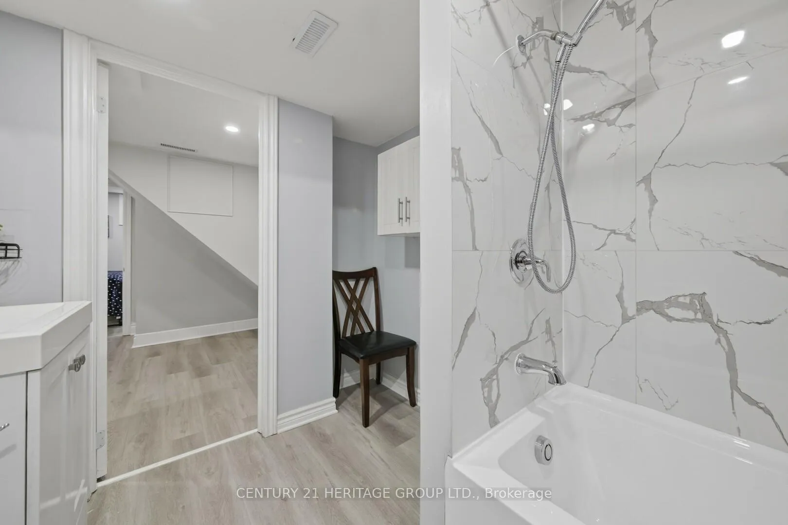 Photo 33 of 137 Cunningham Drive, Barrie, Ardagh — HOMEH