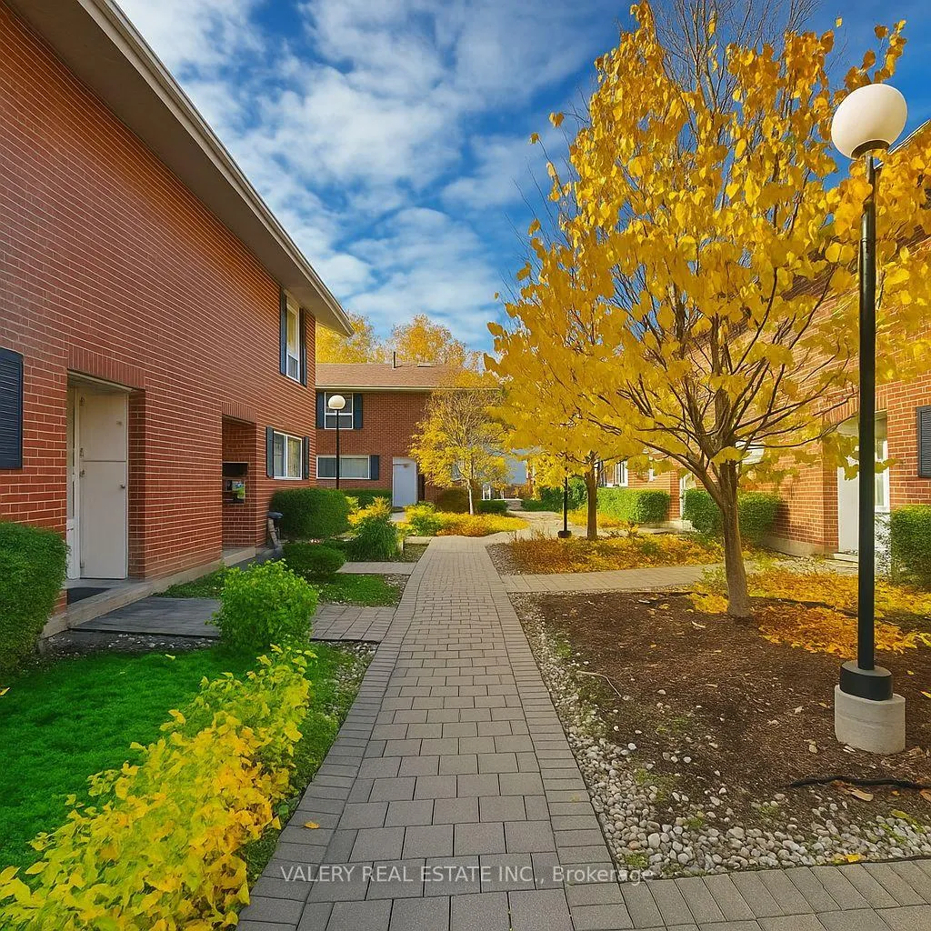 Photo 3 of Unit 4, 25 Romfield Circuit, Markham, Royal Orchard — HOMEH