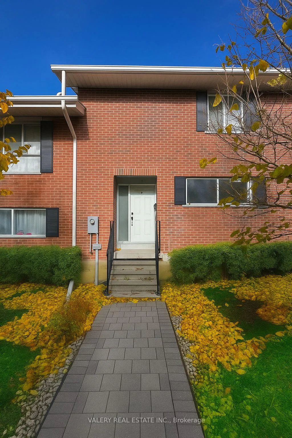 Photo 5 of Unit 4, 25 Romfield Circuit, Markham, Royal Orchard — HOMEH