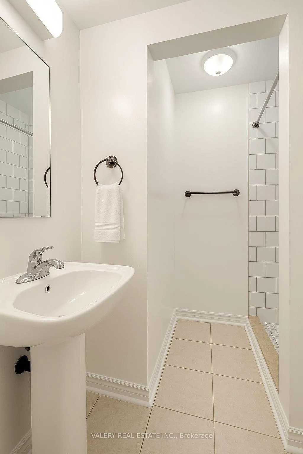 Photo 18 of Unit 4, 25 Romfield Circuit, Markham, Royal Orchard — HOMEH
