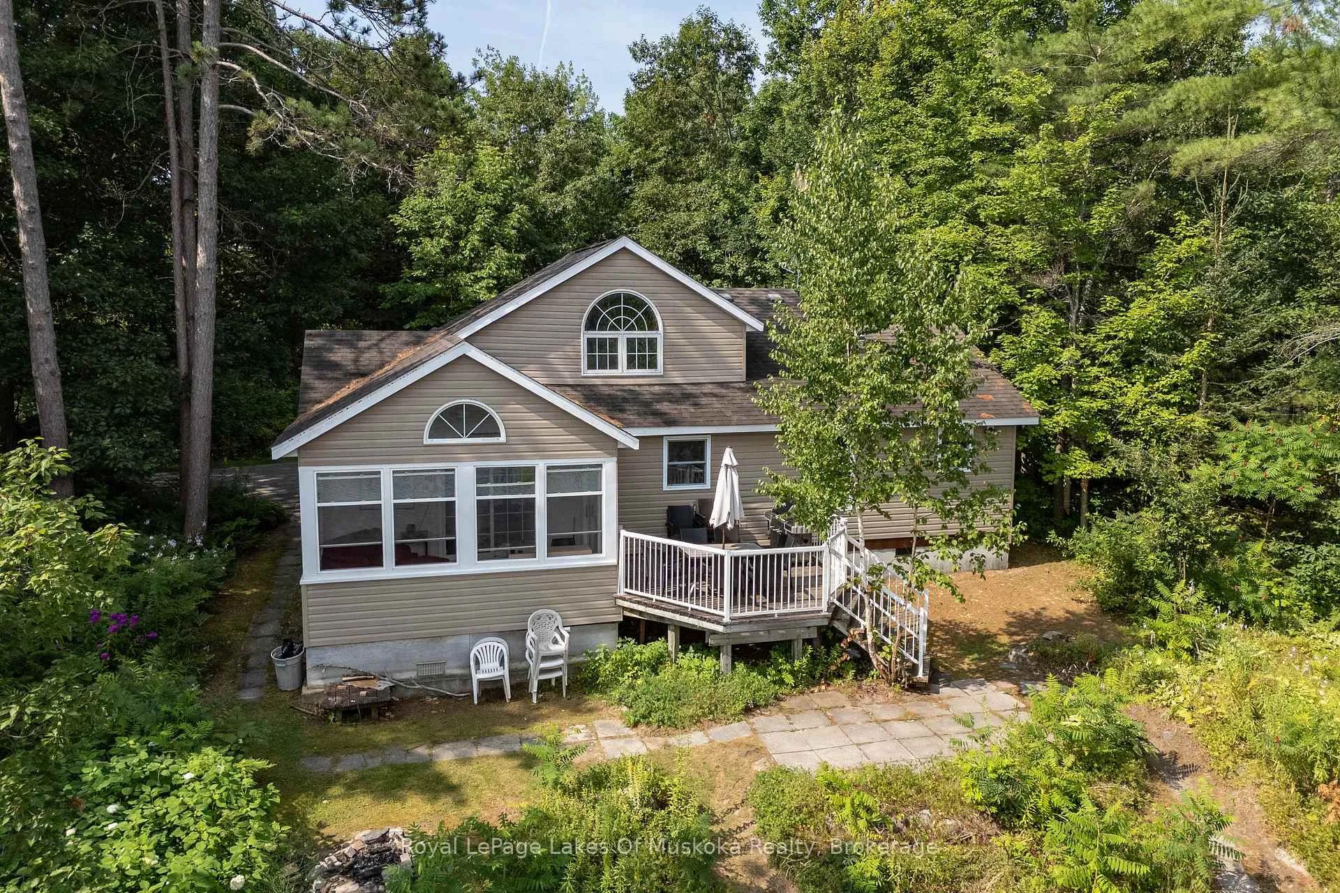 Photo 1 of 49 Pinetree Road, Gravenhurst, Muskoka (S) — HOMEH