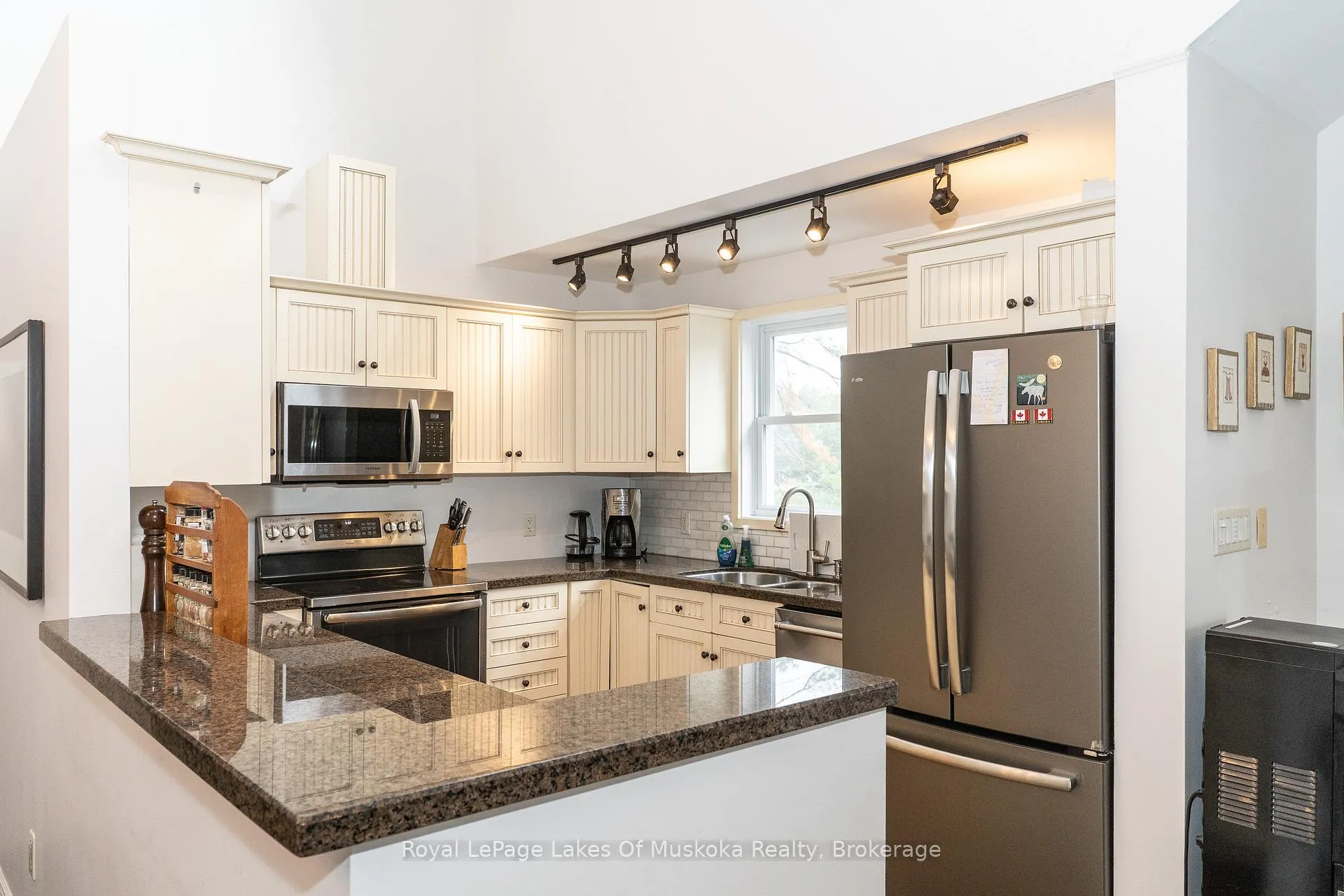 Photo 10 of 49 Pinetree Road, Gravenhurst, Muskoka (S) — HOMEH