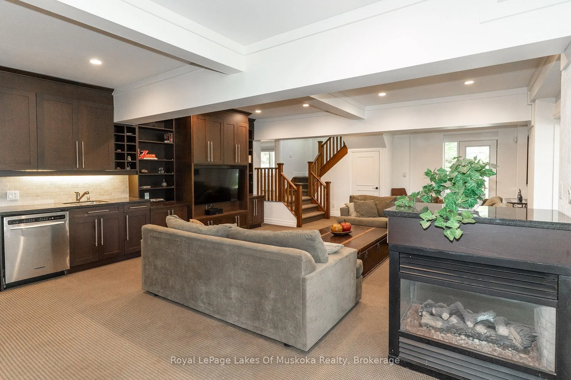 Photo 8 of 51 Pinetree Road, Gravenhurst, Muskoka (S) — HOMEH