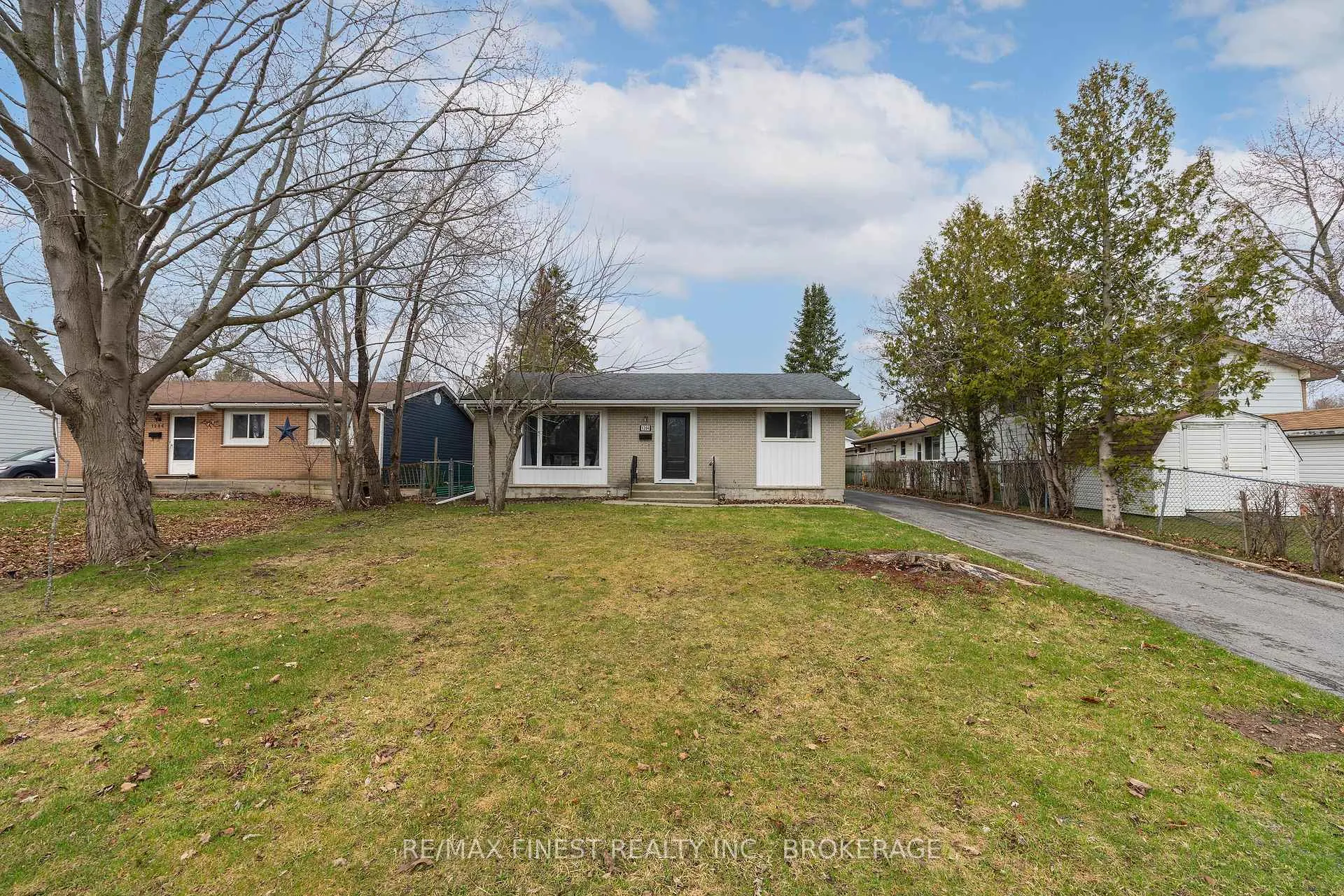 Photo 3 of 1284 Waverley Crescent, Kingston, South of Taylor-Kidd Blvd — HOMEH