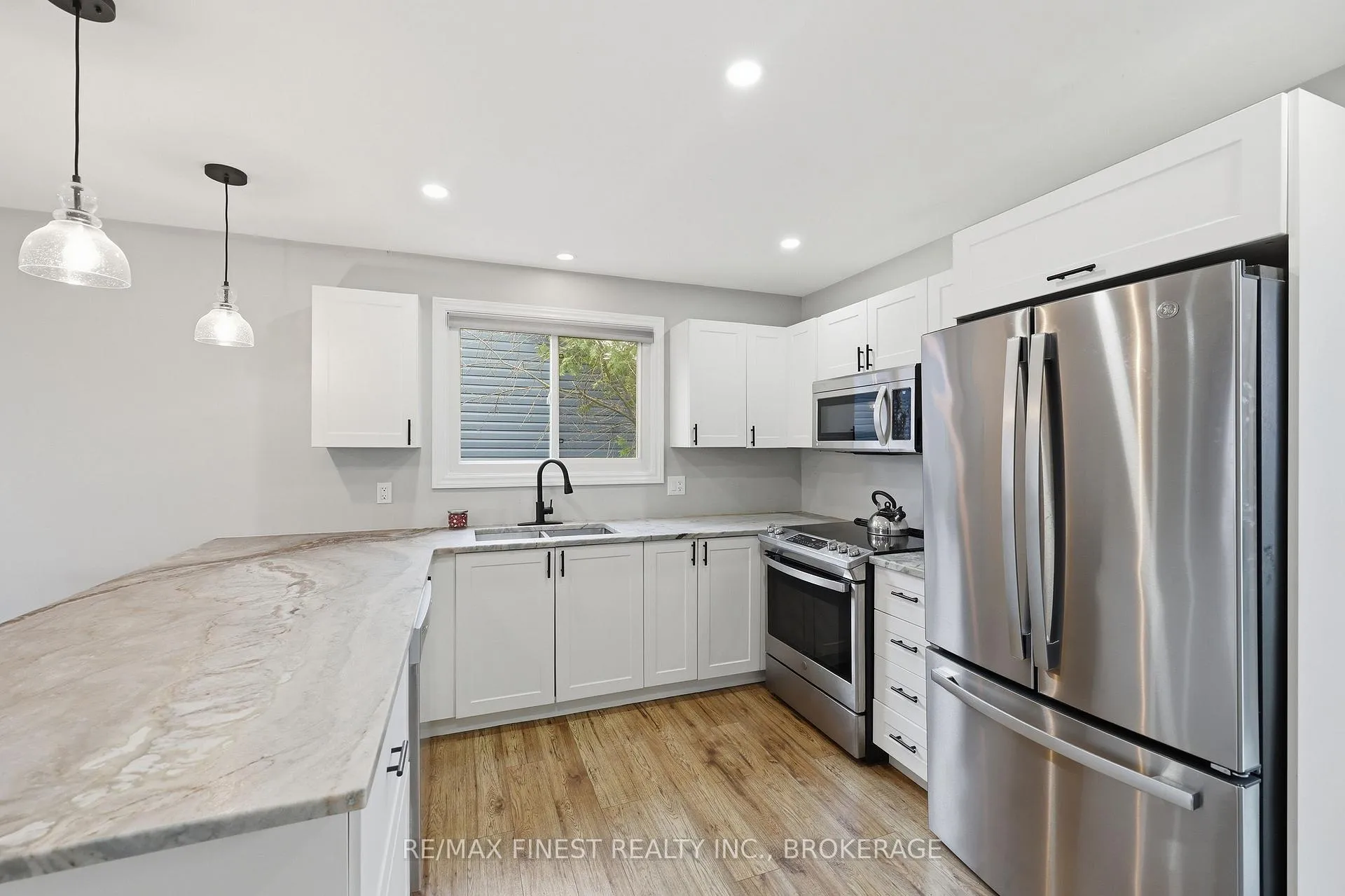 Photo 13 of 1284 Waverley Crescent, Kingston, South of Taylor-Kidd Blvd — HOMEH